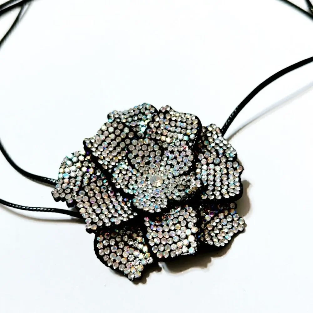 Black flower  choker  M155